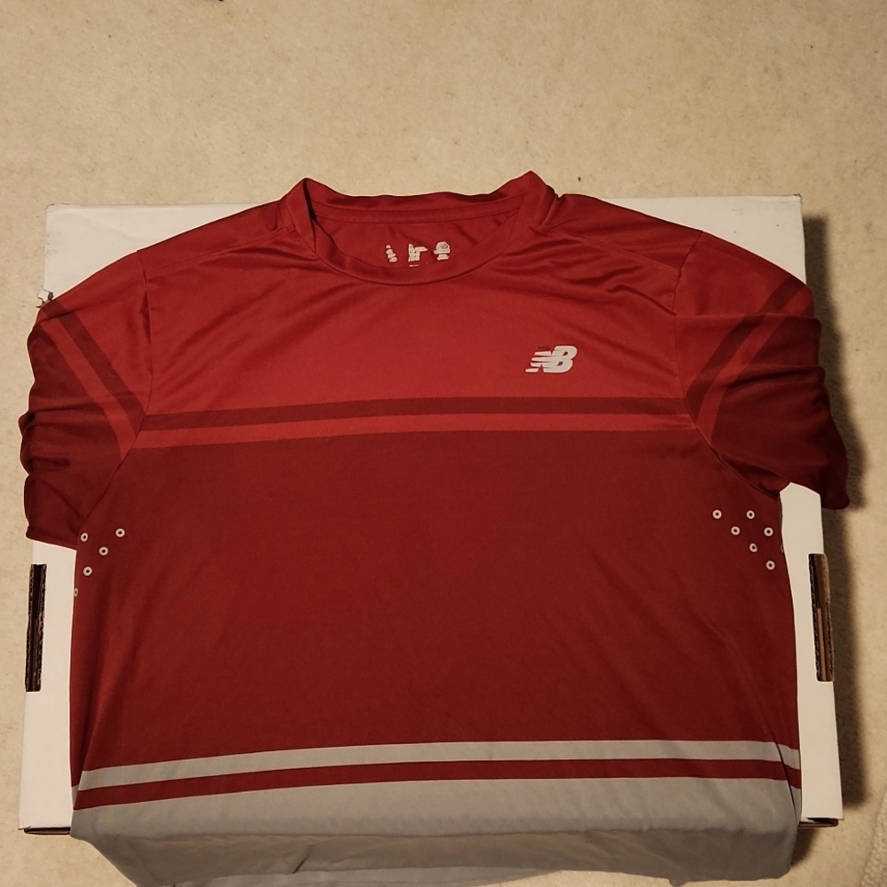 New Balance Men's Polyester Vented Red/Grey- Tennis T-Shirt. Size Large